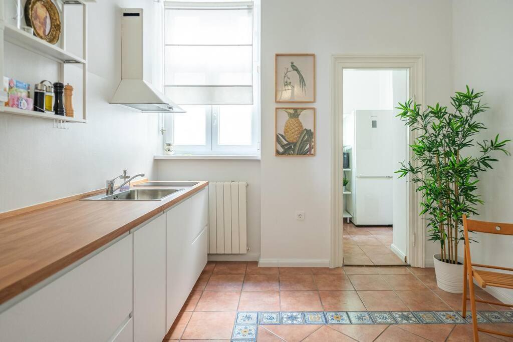 Apartment Herzer Загреб Экстерьер фото