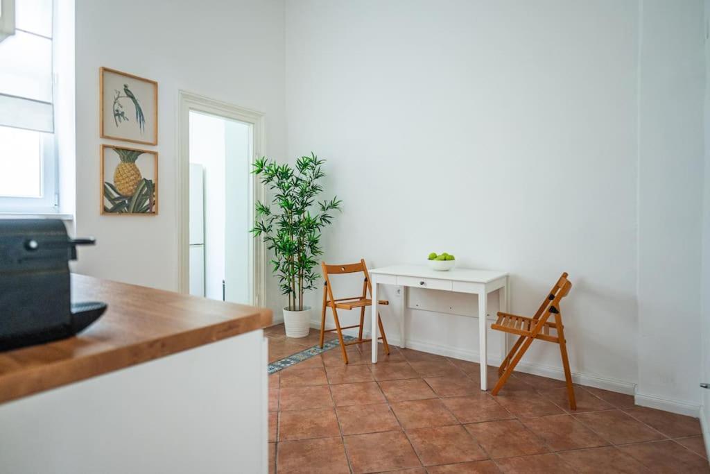 Apartment Herzer Загреб Экстерьер фото